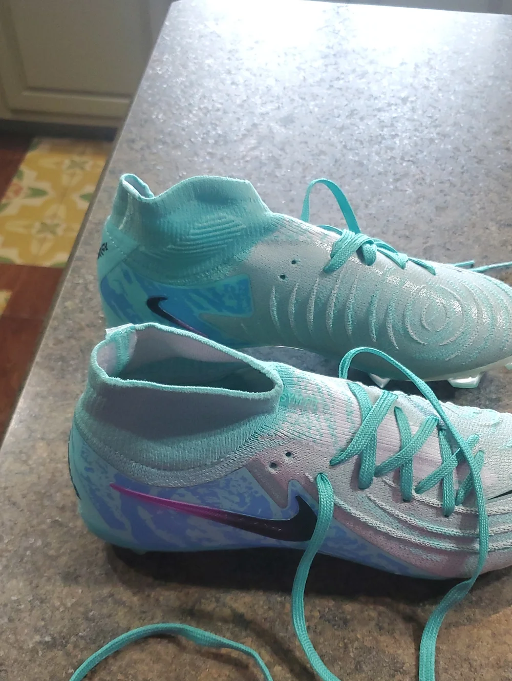 Nike light aquamarine